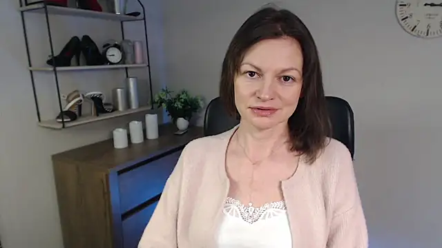 VivianWILD online show from February 17, 2025, 7:15 am