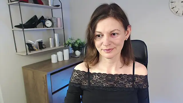 VivianWILD online show from February 24, 2025, 7:00 am