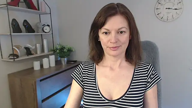 VivianWILD online show from March 7, 2025, 5:29 am