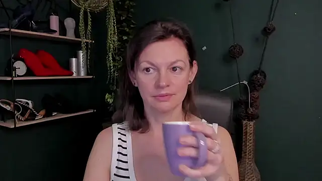 VivianWILD online show from March 11, 2025, 6:53 am