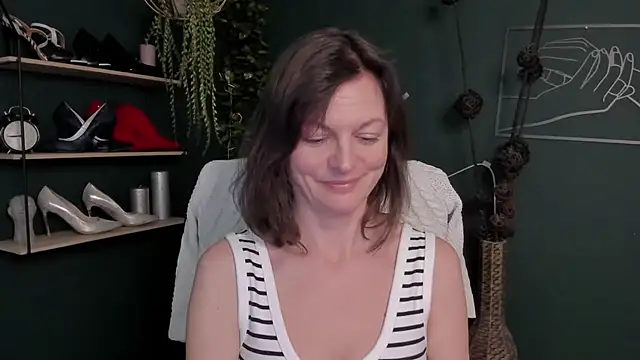 VivianWILD online show from March 11, 2025, 1:23 pm