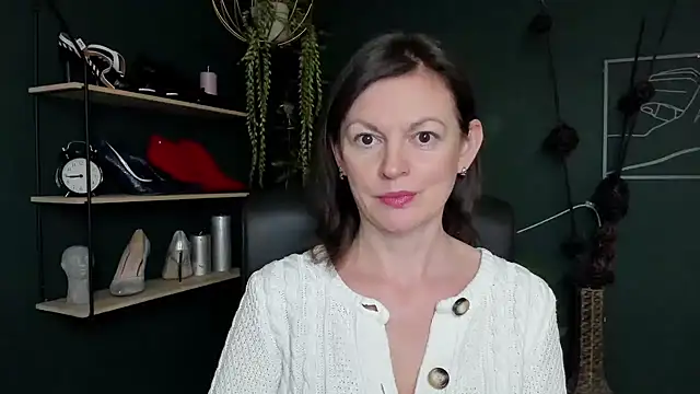 VivianWILD online show from March 21, 2025, 6:49 am