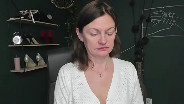 VivianWILD online show from October 13, 2025, 6:24 am