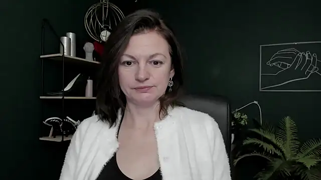 VivianWILD online show from February 16, 2026, 7:59 am