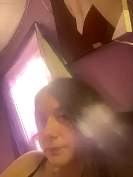 Snapshot of itzcheyduh chatting on October 17, 2025, 8:55 pm itzcheyduh online show from October 17, 2025, 8:55 pm