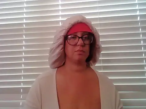 Paisleehaze online show from December 5, 2025, 6:26 pm