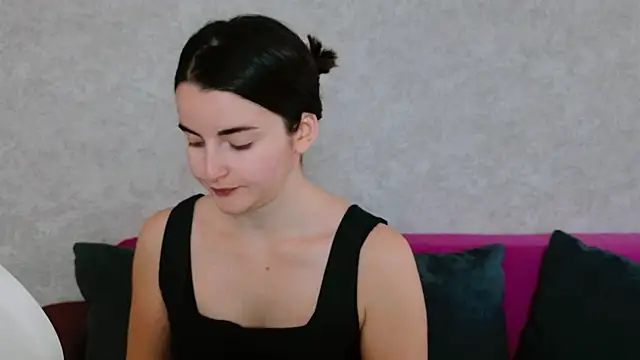 Miss Arwen online show from November 6, 2025, 4:46 am