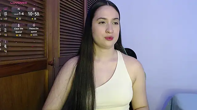 sofiaduque 26 online show from November 5, 2025, 8:09 pm