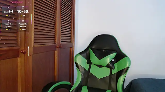 sofiaduque 26 online show from February 28, 2026, 7:37 pm