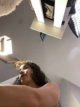 Irish Collins online show from February 2, 2026, 6:39 pm