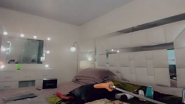 Snapshot of _ChanellR_ chatting on March 6, 2025, 11:47 am ChanellR online show from March 6, 2025, 11:47 am