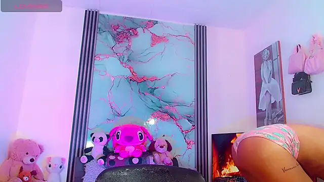 Snapshot of _ChanellR_ chatting on September 27, 2025, 8:14 pm ChanellR online show from September 27, 2025, 8:14 pm