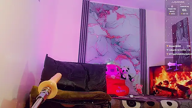 Snapshot of _ChanellR_ chatting on October 7, 2025, 10:56 am ChanellR online show from October 7, 2025, 10:56 am