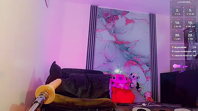 Snapshot of _ChanellR_ chatting on October 8, 2025, 7:33 pm ChanellR online show from October 8, 2025, 7:33 pm