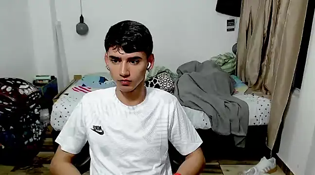 Snapshot of juan_stiven chatting on February 23, 2025, 1:13 am juan stiven online show from February 23, 2025, 1:13 am