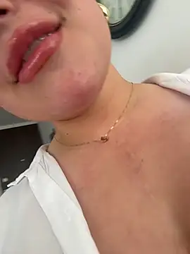 sukhakunis1 online show from February 23, 2026, 4:37 pm