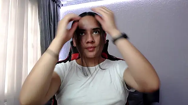 Snapshot of Lexyevans chatting on December 3, 2024, 7:22 pm Lexyevans online show from December 3, 2024, 7:22 pm