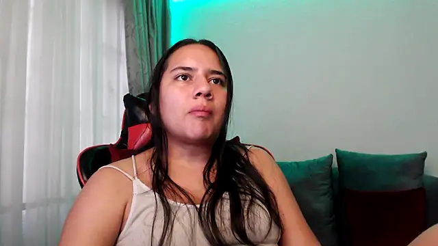 Snapshot of Lexyevans chatting on February 6, 2025, 10:10 pm Lexyevans online show from February 6, 2025, 10:10 pm