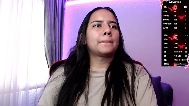 Snapshot of Lexyevans chatting on February 14, 2025, 8:37 pm Lexyevans online show from February 14, 2025, 8:37 pm