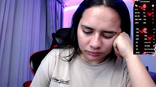 Snapshot of Lexyevans chatting on February 14, 2025, 11:42 pm Lexyevans online show from February 14, 2025, 11:42 pm