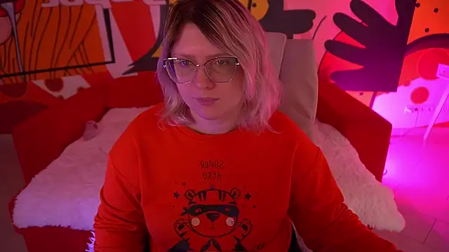 Snapshot of CoolTatis chatting on February 8, 2026, 7:23 am CoolTatis online show from February 8, 2026, 7:23 am