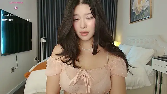 tenderlybaee online show from February 27, 2026, 3:50 am