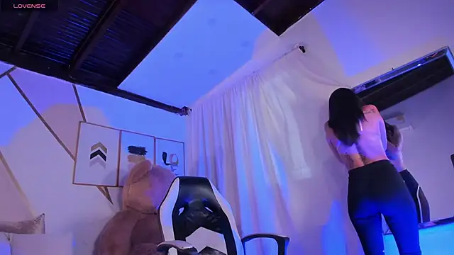 Snapshot of maye_wells chatting on December 19, 2024, 5:29 pm maye wells online show from December 19, 2024, 5:29 pm