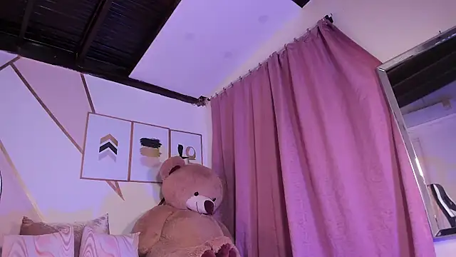 Snapshot of maye_wells chatting on January 10, 2025, 5:24 pm maye wells online show from January 10, 2025, 5:24 pm