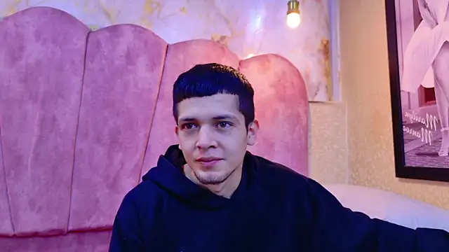 kendalltaylorr online show from December 16, 2025, 12:32 pm