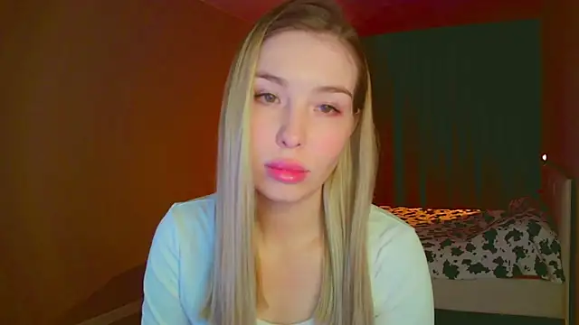 Snapshot of mia_raspberrie chatting on February 6, 2025, 2:22 am mia raspberrie online show from February 6, 2025, 2:22 am