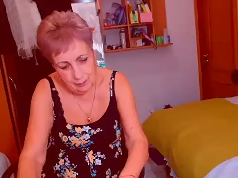 Victoria5643 online show from December 3, 2024, 8:17 pm