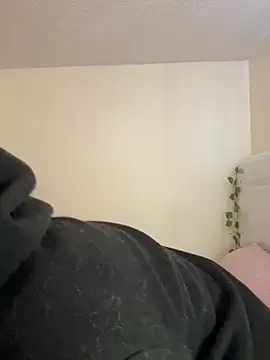 Megan Rodrigo online show from February 19, 2026, 1:51 pm