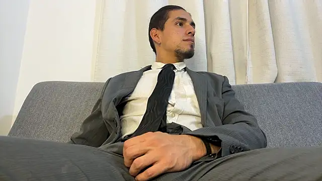 Snapshot of Tom_blunt96 chatting on February 28, 2026, 8:48 am Tom blunt96 online show from February 28, 2026, 8:48 am