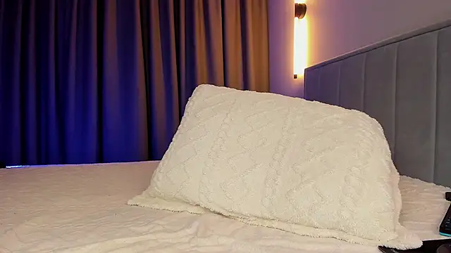 Snapshot of Amazing__bitch chatting on February 19, 2026, 9:11 pm Amazing bitch online show from February 19, 2026, 9:11 pm