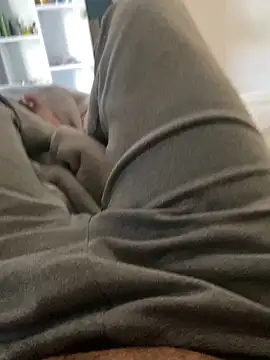 Snapshot of Ahmed_R_77 chatting on November 4, 2025, 7:51 am Ahmed R 77 online show from November 4, 2025, 7:51 am