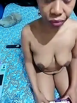 Snapshot of littlebrunett chatting on December 25, 2024, 2:02 pm littlebrunett online show from December 25, 2024, 2:02 pm