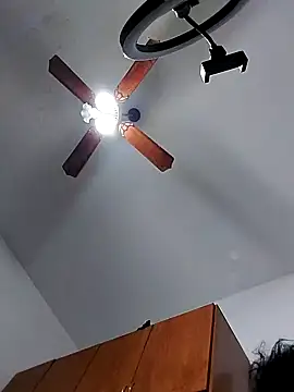 Snapshot of littlebrunett chatting on February 10, 2025, 12:18 pm littlebrunett online show from February 10, 2025, 12:18 pm