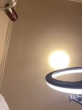 Snapshot of milkyhonybaby chatting on November 5, 2025, 3:06 am milkyhonybaby online show from November 5, 2025, 3:06 am