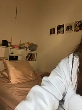 Snapshot of milkyhonybaby chatting on February 20, 2026, 6:52 pm milkyhonybaby online show from February 20, 2026, 6:52 pm