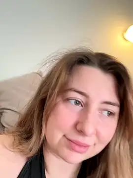 curvyflawless online show from November 29, 2025, 8:50 am