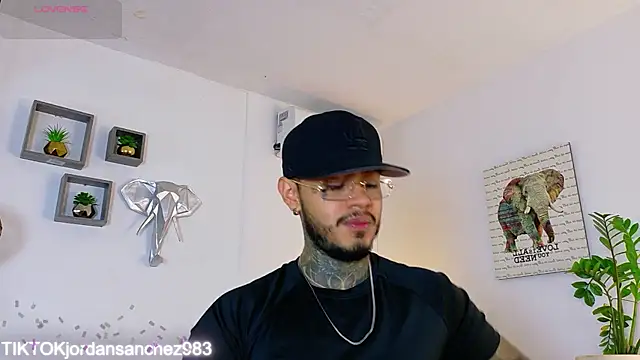 Snapshot of JordanSmiith_ chatting on February 19, 2026, 7:54 pm JordanSmiith online show from February 19, 2026, 7:54 pm