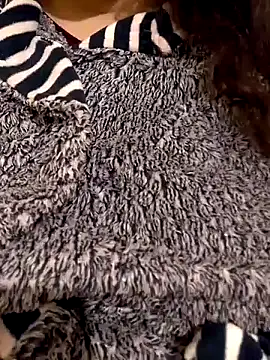 Snapshot of Zanoba-16 chatting on December 16, 2025, 9:31 pm Zanoba-16 online show from December 16, 2025, 9:31 pm