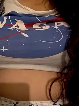 Snapshot of Zanoba-16 chatting on December 17, 2025, 9:43 pm Zanoba-16 online show from December 17, 2025, 9:43 pm