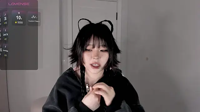 hee young11 online show from March 3, 2026, 8:26 pm