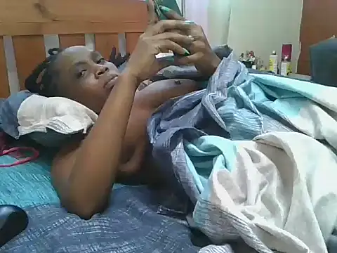 Snapshot of Sweetchoco5 chatting on October 29, 2025, 6:59 am Sweetchoco5 online show from October 29, 2025, 6:59 am