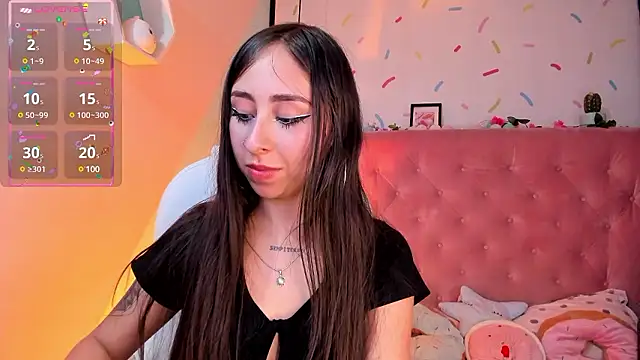 Snapshot of _cloe_martinez chatting on December 6, 2024, 11:36 pm cloe martinez online show from December 6, 2024, 11:36 pm