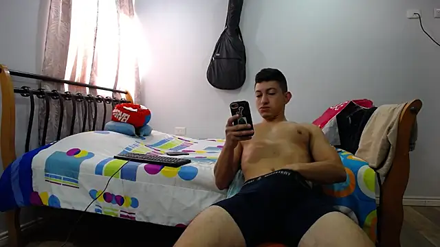 Iam yourbabyprincess XD online show from January 7, 2025, 3:12 pm