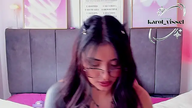 Hinataw33d01 online show from February 21, 2026, 7:37 pm