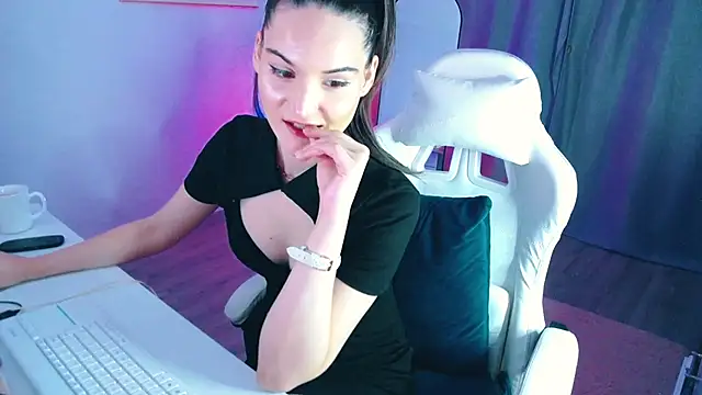 AmbraEnms online show from March 22, 2025, 10:37 pm