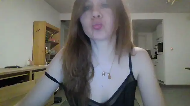 Snapshot of JasmineGlamour chatting on February 19, 2026, 5:03 am JasmineGlamour online show from February 19, 2026, 5:03 am